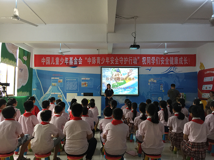 3湖北阳新溺水安全技能趣味训练课堂.jpg
