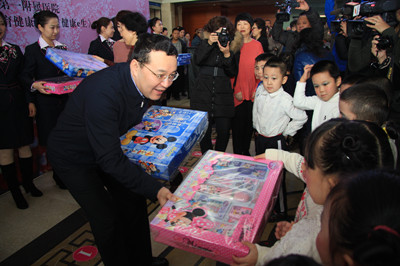 Xinjiang Medical Institute to Treat Children with Amblyopia