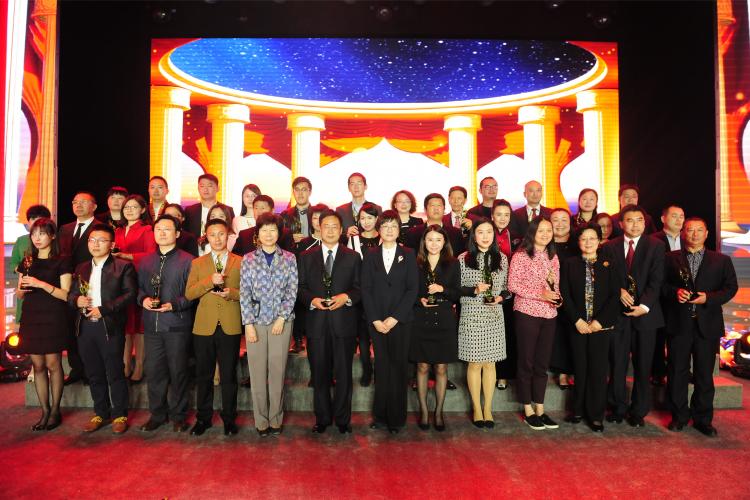 [s]全国妇联副主席、书记处书记邓丽，全国妇联原副主席、书记处书记、中国儿童少年基金会副理事长陈秀榕，全国妇联原副主席、