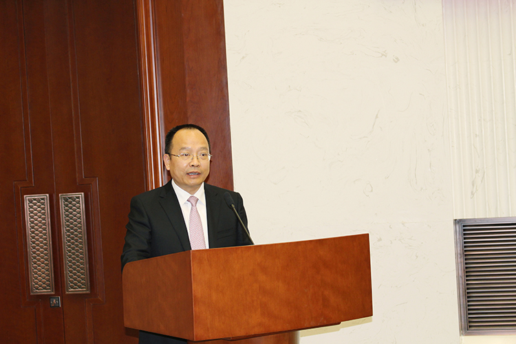 中国儿童少年基金会秘书长朱锡生致欢迎词.jpg
