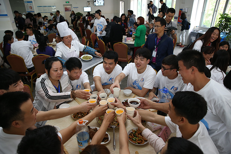 2018年5月9日，四川成都双流安康家园，中午聚餐。 (2).jpg