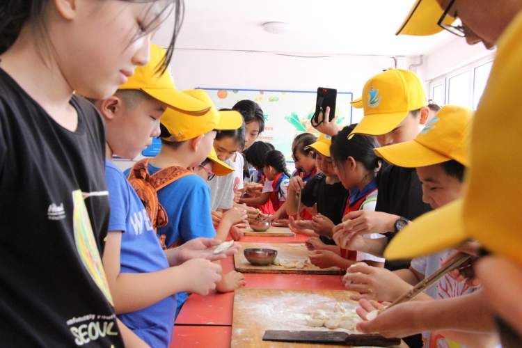 少年公益学院项目开展的劳动体验公益活动(1).jpg